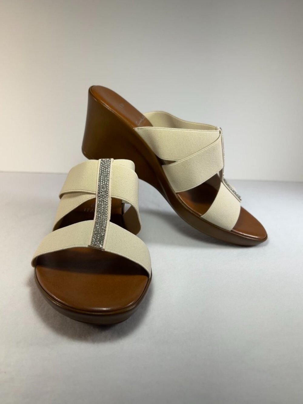 Italian Shoemakers Women's 6.5M Contesa White/Wood Color Wedge Sandal Heel